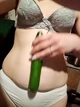 Snapshot of Calibers2932 chatting on March 15, 2025, 5:15 pm Calibers2932 online show from March 15, 2025, 5:15 pm