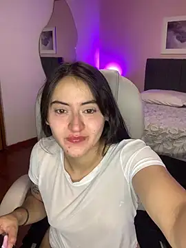 Snapshot of Camila_pinkk chatting on March 5, 2025, 5:50 pm Camila pinkk online show from March 5, 2025, 5:50 pm
