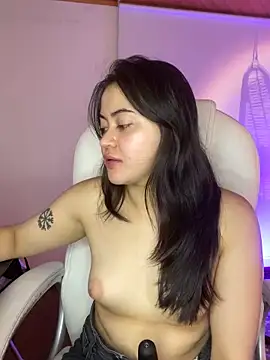 Camila pinkk online show from May 16, 2026, 3:44 pm
