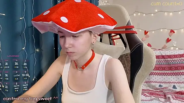 Snapshot of Aurora_First chatting on February 11, 2026, 4:51 pm Aurora First online show from February 11, 2026, 4:51 pm