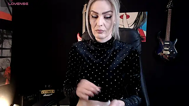 Snapshot of AshlineKatte chatting on March 20, 2025, 6:20 pm AshlineKatte online show from March 20, 2025, 6:20 pm