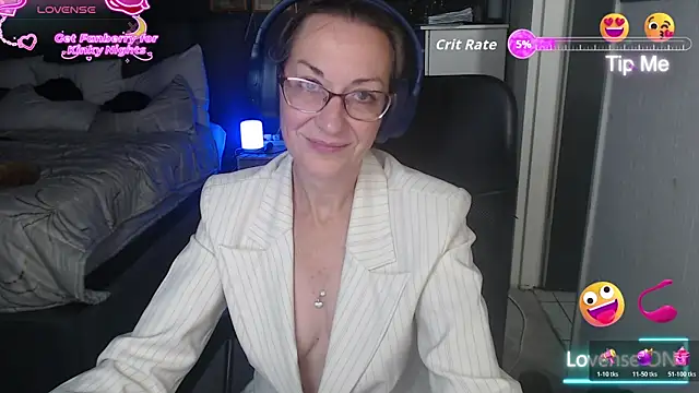 Snapshot of boeslaboes1 chatting on November 17, 2025, 5:28 pm boeslaboes1 online show from November 17, 2025, 5:28 pm