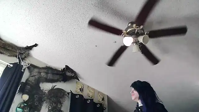 Snapshot of trashbrat chatting on September 13, 2025, 10:21 pm trashbrat online show from September 13, 2025, 10:21 pm