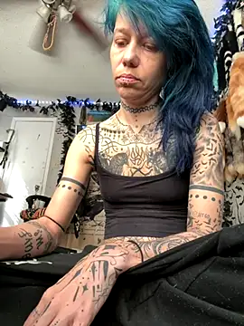 Snapshot of trashbrat chatting on October 18, 2025, 7:49 pm trashbrat online show from October 18, 2025, 7:49 pm