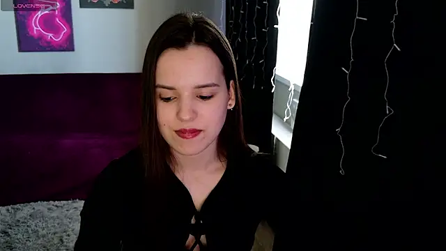 Snapshot of Harleen_Moore chatting on April 29, 2026, 3:43 am Harleen Moore online show from April 29, 2026, 3:43 am