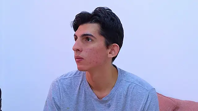 Snapshot of Ana_and_Leo chatting on February 18, 2025, 12:17 pm Ana and Leo online show from February 18, 2025, 12:17 pm