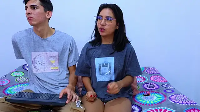 Snapshot of Ana_and_Leo chatting on January 23, 2025, 6:35 pm Ana and Leo online show from January 23, 2025, 6:35 pm