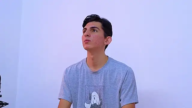 Snapshot of Ana_and_Leo chatting on February 10, 2025, 12:18 pm Ana and Leo online show from February 10, 2025, 12:18 pm