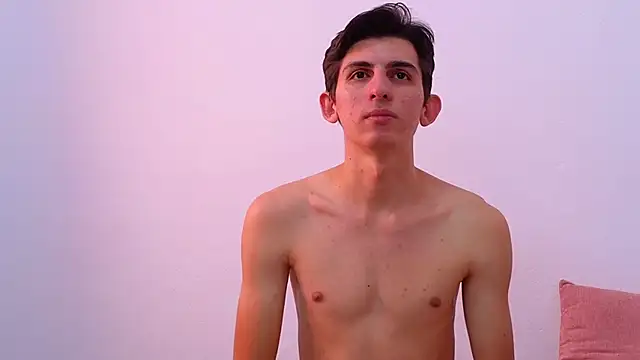 Snapshot of Ana_and_Leo chatting on March 3, 2025, 1:01 pm Ana and Leo online show from March 3, 2025, 1:01 pm