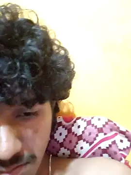 Snapshot of CosmicEmuu chatting on January 14, 2025, 8:48 pm CosmicEmuu online show from January 14, 2025, 8:48 pm