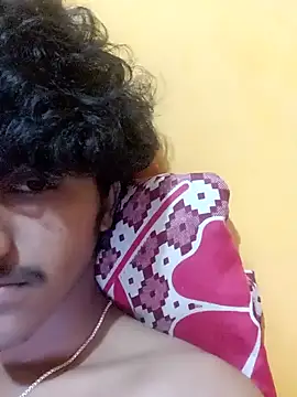 Snapshot of CosmicEmuu chatting on January 22, 2025, 5:38 pm CosmicEmuu online show from January 22, 2025, 5:38 pm