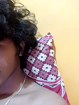 Snapshot of CosmicEmuu chatting on February 27, 2025, 7:58 pm CosmicEmuu online show from February 27, 2025, 7:58 pm