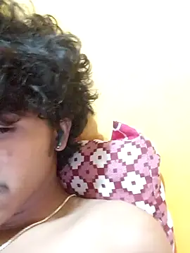 Snapshot of CosmicEmuu chatting on January 9, 2025, 7:40 pm CosmicEmuu online show from January 9, 2025, 7:40 pm