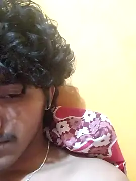 Snapshot of CosmicEmuu chatting on January 28, 2025, 5:35 pm CosmicEmuu online show from January 28, 2025, 5:35 pm