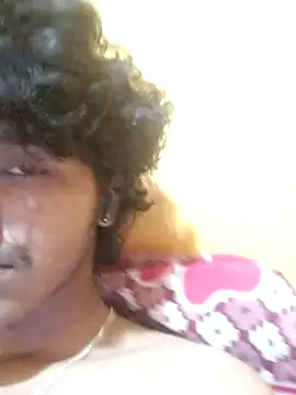 Snapshot of CosmicEmuu chatting on January 31, 2025, 9:37 pm CosmicEmuu online show from January 31, 2025, 9:37 pm