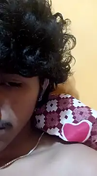 Snapshot of CosmicEmuu chatting on January 15, 2025, 9:09 pm CosmicEmuu online show from January 15, 2025, 9:09 pm