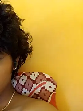 Snapshot of CosmicEmuu chatting on January 11, 2025, 10:51 am CosmicEmuu online show from January 11, 2025, 10:51 am