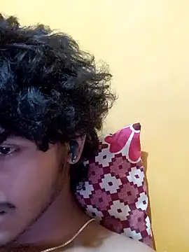 Snapshot of CosmicEmuu chatting on February 6, 2025, 7:18 pm CosmicEmuu online show from February 6, 2025, 7:18 pm