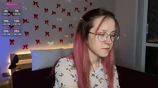 Snapshot of MaryBliss chatting on March 4, 2025, 4:30 pm MaryBliss online show from March 4, 2025, 4:30 pm