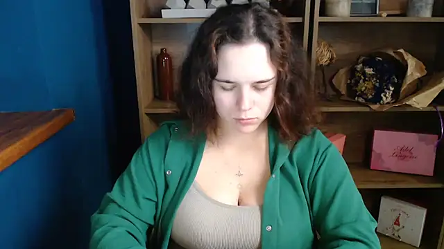 Snapshot of mini_girly chatting on October 8, 2025, 10:17 am mini girly online show from October 8, 2025, 10:17 am