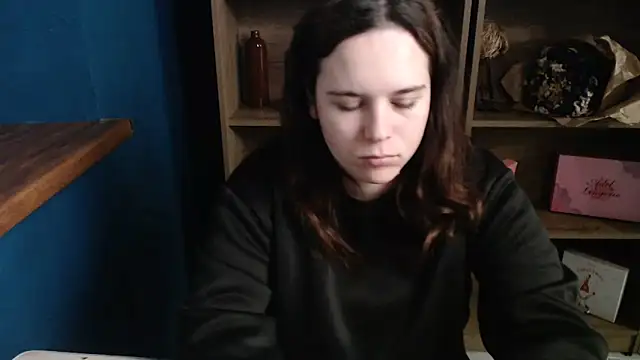 Snapshot of mini_girly chatting on October 9, 2025, 5:41 am mini girly online show from October 9, 2025, 5:41 am