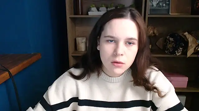 Snapshot of mini_girly chatting on December 17, 2025, 1:05 pm mini girly online show from December 17, 2025, 1:05 pm