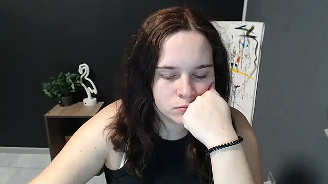 Snapshot of mini_girly chatting on October 30, 2025, 2:36 pm mini girly online show from October 30, 2025, 2:36 pm