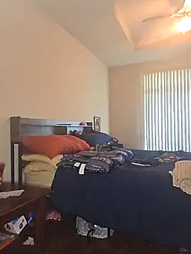 Naughtyhands242 online show from December 2, 2025, 8:32 pm