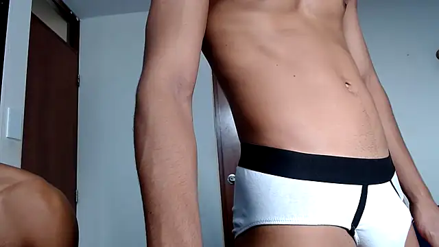 Snapshot of HOTLATINO2025 chatting on March 31, 2026, 3:36 pm HOTLATINO2025 online show from March 31, 2026, 3:36 pm