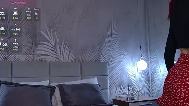 Emma plux online show from October 6, 2025, 8:04 am