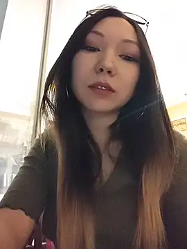 Snapshot of LoveFoxyQueen chatting on April 3, 2026, 4:57 pm LoveFoxyQueen online show from April 3, 2026, 4:57 pm
