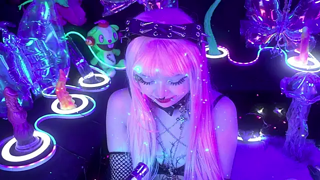 LaytonBox online show from April 18, 2026, 2:08 pm