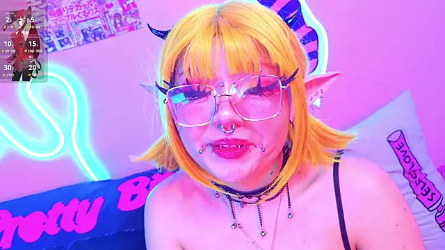 Snapshot of LaytonBox chatting on March 19, 2025, 12:37 am LaytonBox online show from March 19, 2025, 12:37 am