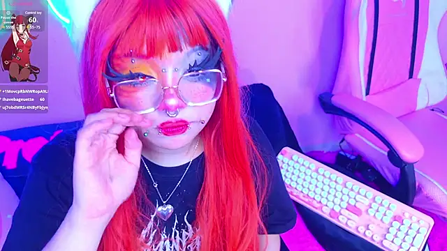 Snapshot of LaytonBox chatting on March 15, 2025, 9:19 am LaytonBox online show from March 15, 2025, 9:19 am