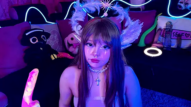 Snapshot of LaytonBox chatting on September 21, 2025, 2:00 pm LaytonBox online show from September 21, 2025, 2:00 pm