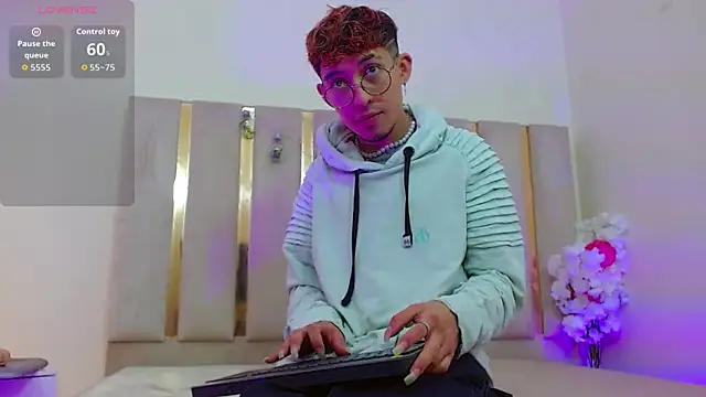 Axel tay online show from October 24, 2025, 3:27 am