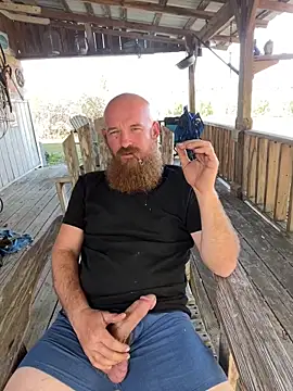 Snapshot of 32XRedBeard chatting on February 18, 2026, 9:22 pm 32XRedBeard online show from February 18, 2026, 9:22 pm