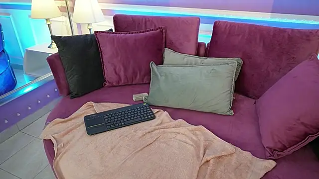 Snapshot of Emma_Walkerr_ chatting on February 21, 2025, 11:21 pm Emma Walkerr online show from February 21, 2025, 11:21 pm