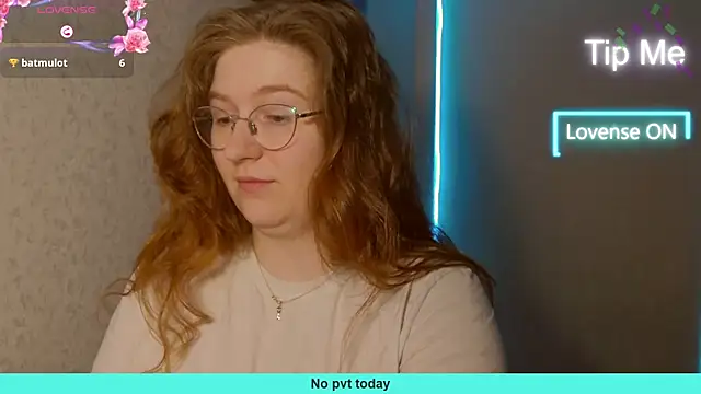 LesyaOxi online show from January 17, 2025, 6:04 am