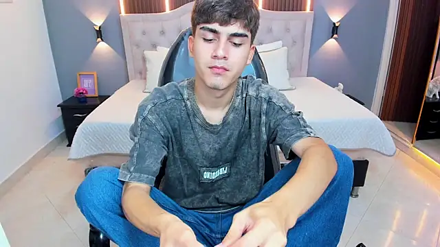 Tommy18   online show from February 21, 2026, 3:30 am