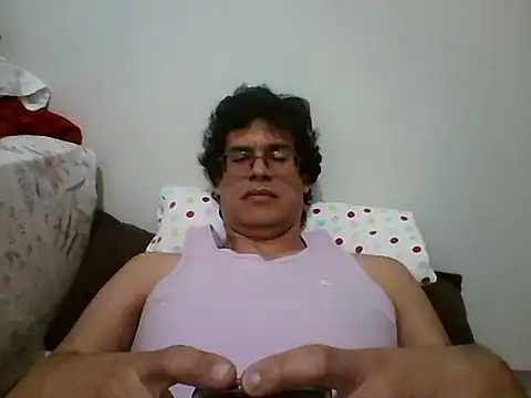 Snapshot of AgneloFly chatting on May 5, 2026, 2:58 am AgneloFly online show from May 5, 2026, 2:58 am
