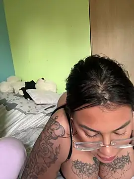 MelissathequeenOff online show from April 27, 2026, 3:54 pm