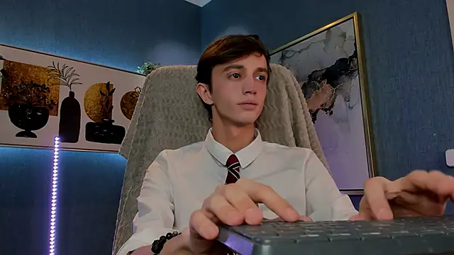 John Weasley online show from November 30, 2025, 1:56 pm