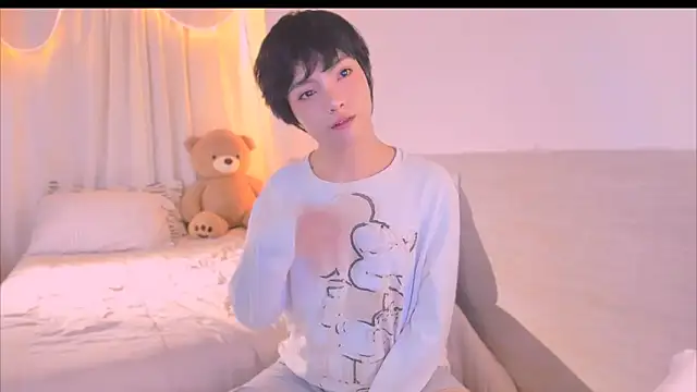 Snapshot of AllanYong18 chatting on November 15, 2025, 11:03 am AllanYong18 online show from November 15, 2025, 11:03 am