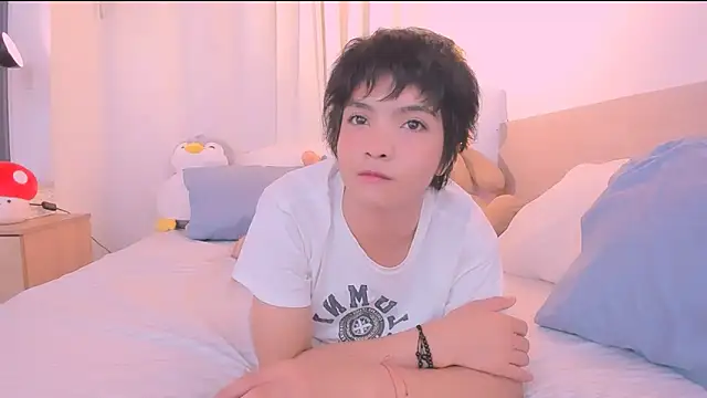 AllanYong18 online show from January 8, 2026, 6:41 am