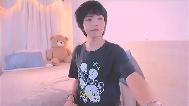 Snapshot of AllanYong18 chatting on December 16, 2025, 7:45 am AllanYong18 online show from December 16, 2025, 7:45 am