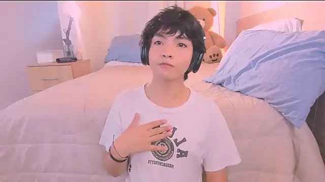 Snapshot of AllanYong18 chatting on November 28, 2025, 12:05 pm AllanYong18 online show from November 28, 2025, 12:05 pm