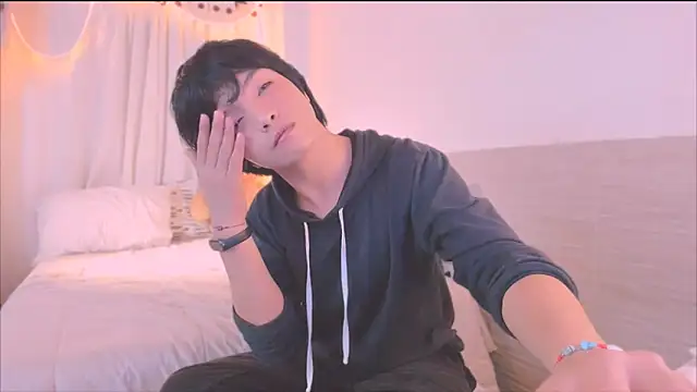 Snapshot of AllanYong18 chatting on November 25, 2025, 5:41 am AllanYong18 online show from November 25, 2025, 5:41 am