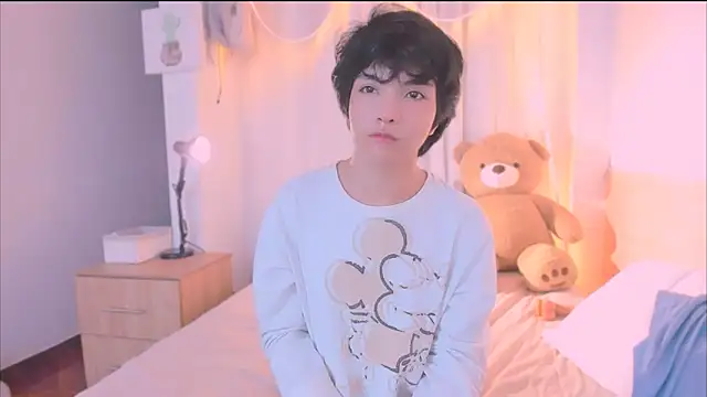 Snapshot of AllanYong18 chatting on December 14, 2025, 10:54 am AllanYong18 online show from December 14, 2025, 10:54 am