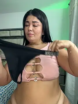 Snapshot of karla_hotgirl chatting on March 21, 2025, 9:45 am karla hotgirl online show from March 21, 2025, 9:45 am